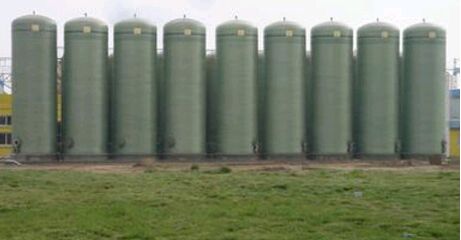 维修立式储罐时如何进行罐顶部的防滑措施 立式玻璃钢储罐